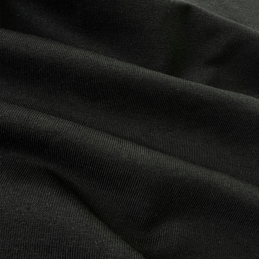 
                      
                        Camiseta básica negra
                      
                    