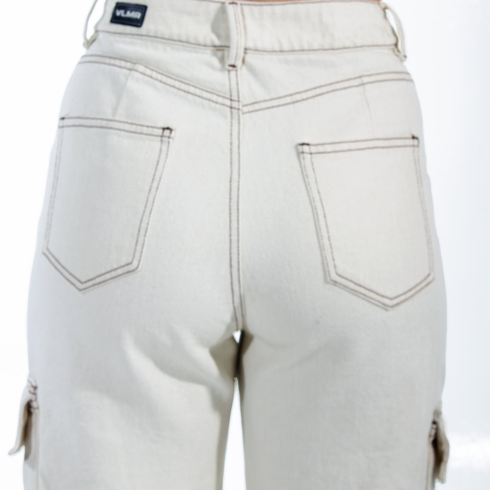 
                      
                        Pantalón Cargo crudo Mujer
                      
                    