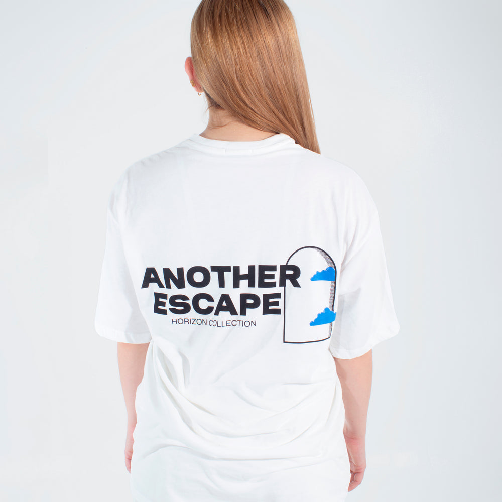 
                      
                        Camiseta  Another Scape - Blanca
                      
                    